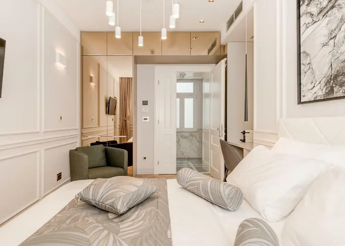 Luxury L'avenue Pensionat Split