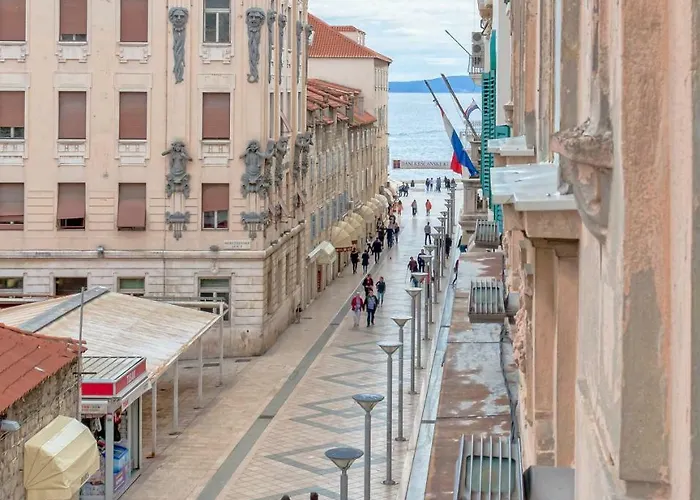 Luxury L'avenue Pensionat 4*