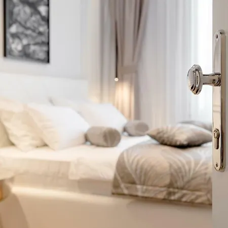 Luxury L'avenue Guest house 4*