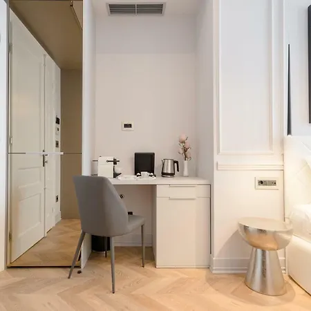 Luxury L'avenue Guest house